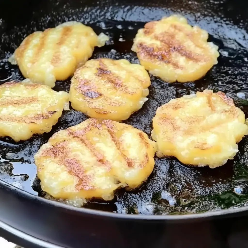 Einfache Kartoffelpuffer vom Grill